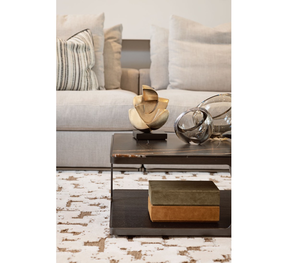 Скульптура UNCONDITIONAL LOVE Gardeco, стоимость 472 800 руб.  Фотография 3